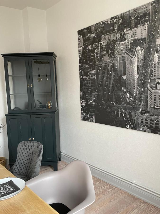 Schoene Grosse 4 Zimmer-Altbauwohnung Kiel Exterior foto